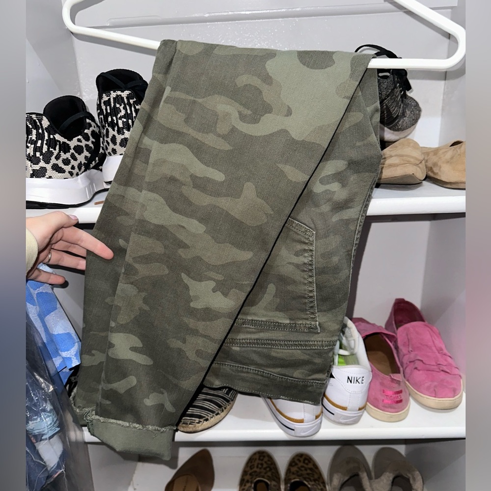 Gap True Skinny Green Camo High Rise Ankle Jeans